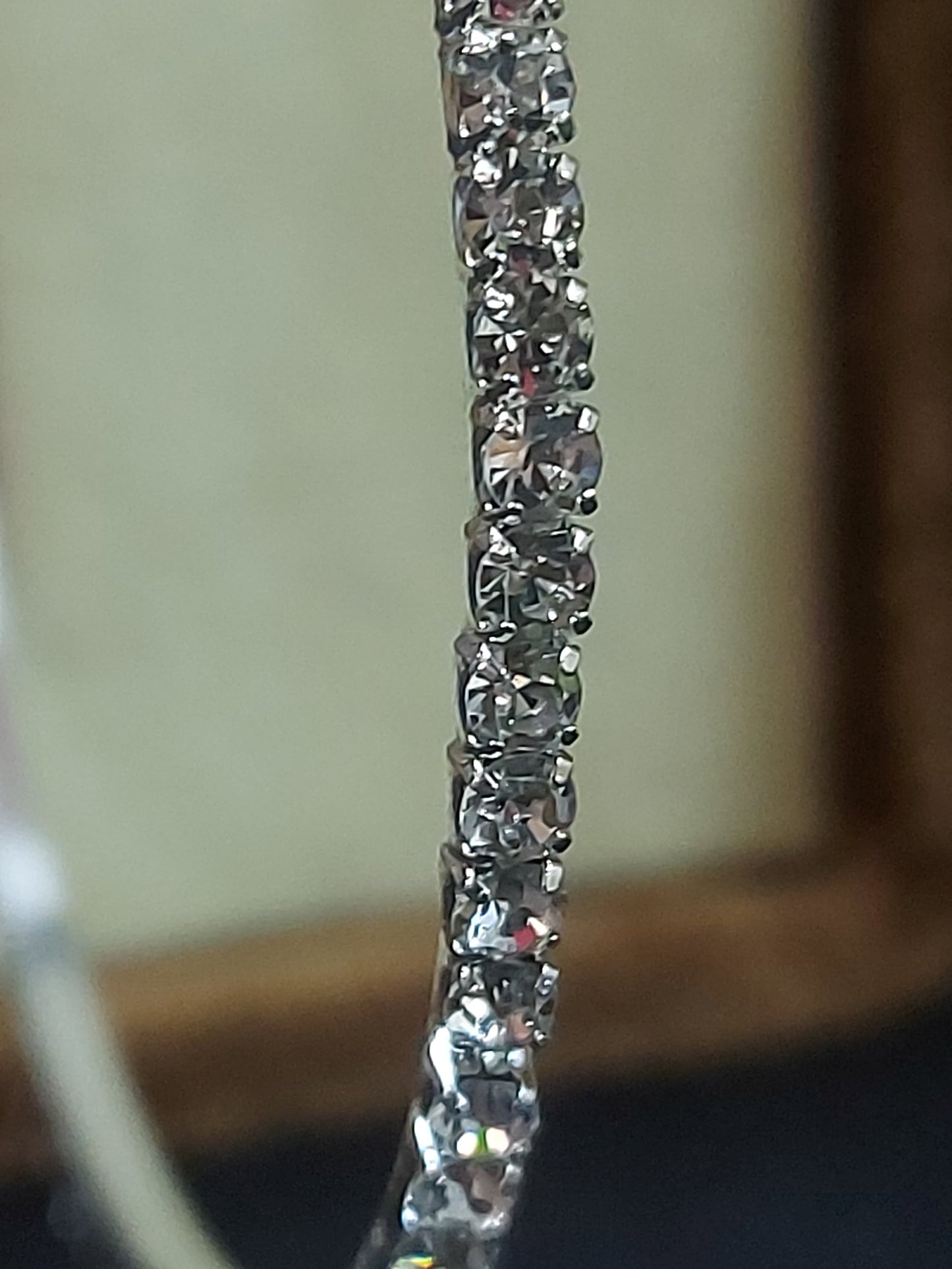 Silver Bangles: A Touch of elegant for Your Wrist