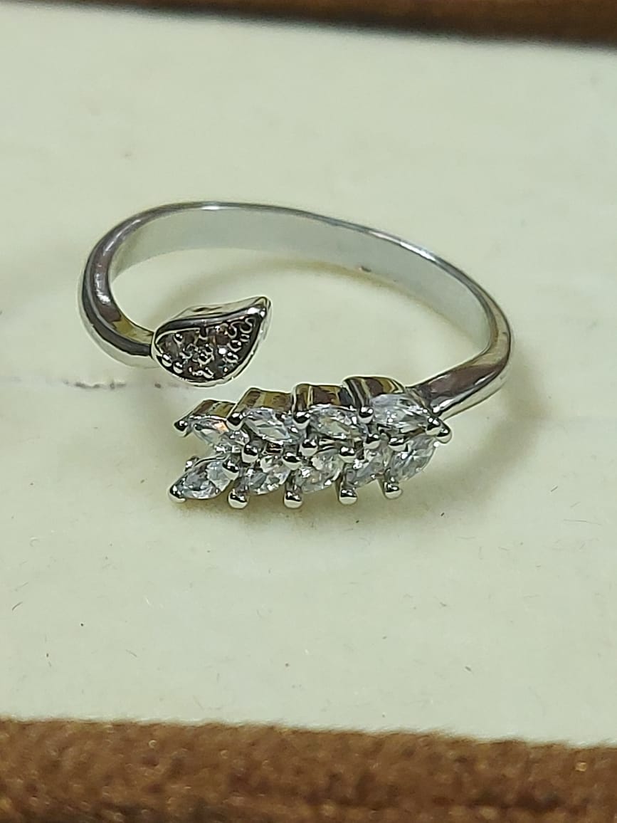 Shiny Silver Girls Ring – Cute & Fashionable Accessory