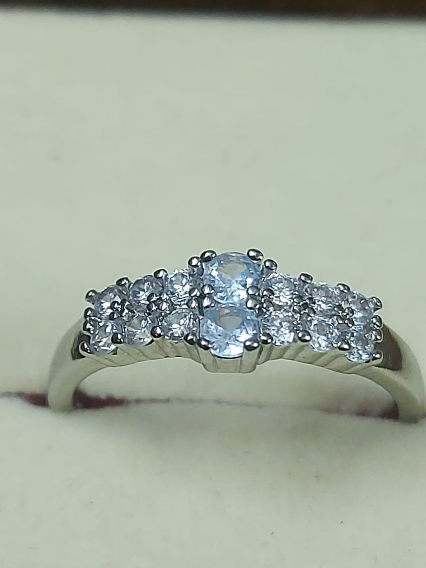Elegant Silver-Tone Girls Finger Ring – Stylish Modern & Sleek Look